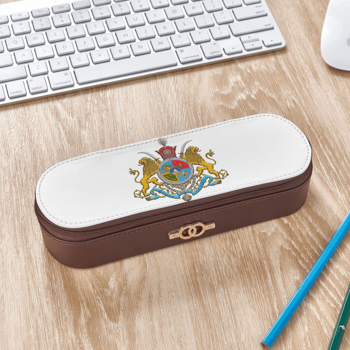 Кожаный пенал с эмблемой флага – обзор и цена Lion Stationery & Office Supply(Kunshan)Co.Ltd